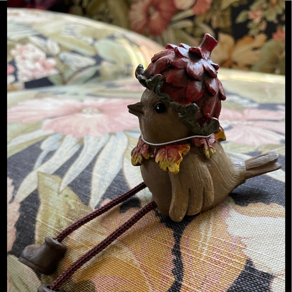 Bird figurine